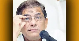 চোখের চিকিৎসায় ব্যাংকক গেলেন মির্জা ফখরুল